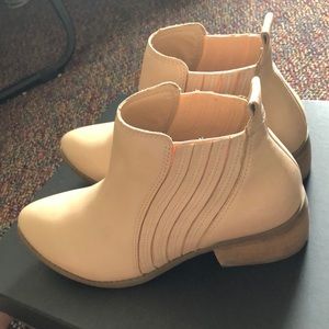 Matisse Genuine Leather Champagne Ankle Boots